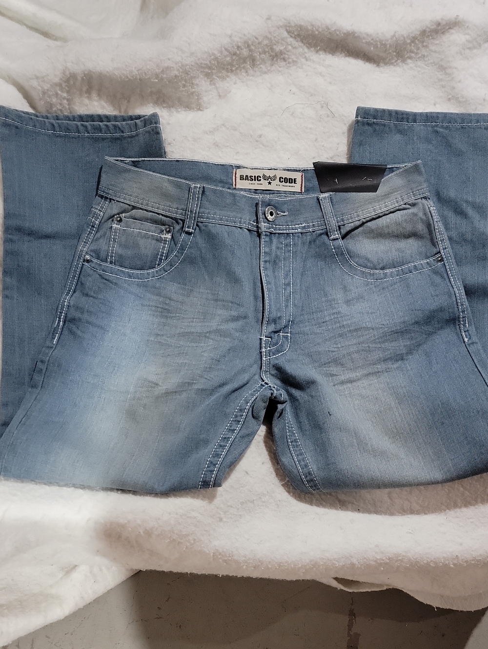 Men’s Light Wash Straight Jeans